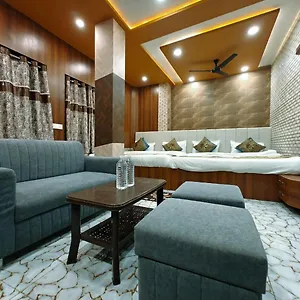 Guest house Shri Kailash Pati Guest House- Opposite Kashi Vishwanath Temple